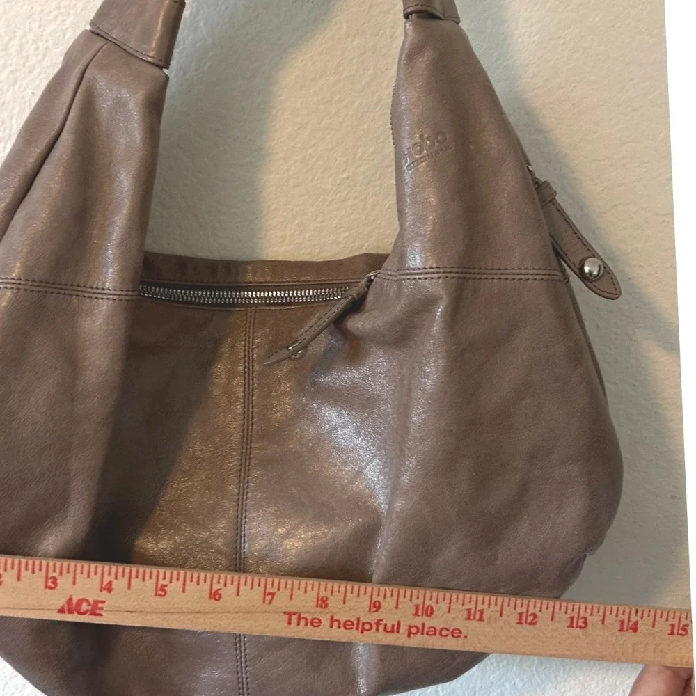 Hobo International Metallic Taupe Leather Slouchy Shoulder Bag Bohemian Purse